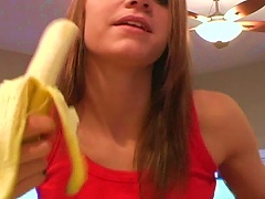 Addison Crush Eats A Banana Naughty Style Porn Videos